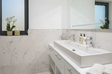 Modern 3-Bedroom Apartment with Pool in Seget Donji