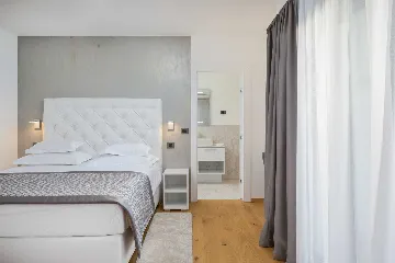 Modern 3-Bedroom Apartment with Pool in Seget Donji