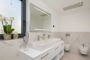 Modern 3-Bedroom Apartment with Pool in Seget Donji