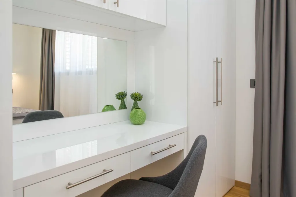 Modern 3-Bedroom Apartment with Pool in Seget Donji