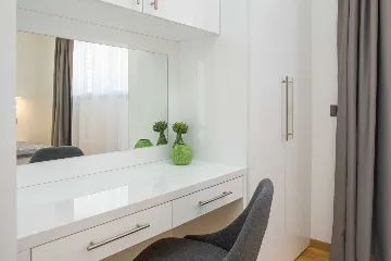 Modern 3-Bedroom Apartment with Pool in Seget Donji