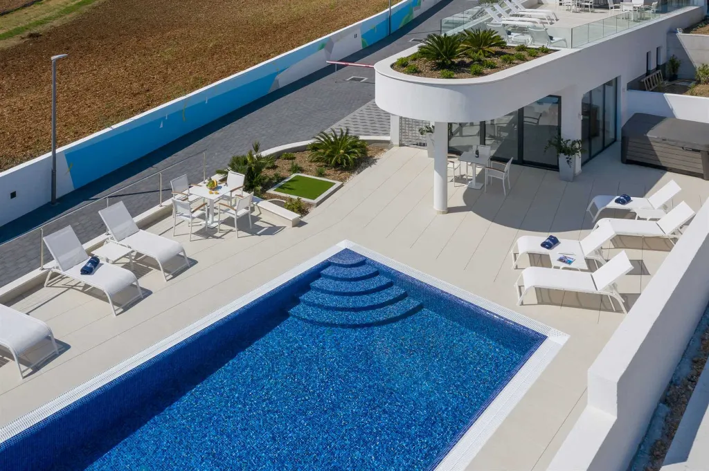 Modern 3-Bedroom Apartment with Pool in Seget Donji