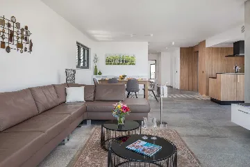 Contemporary Apartment with Pool in Seget Donji