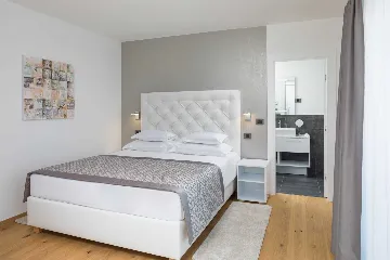 Modern Apartment with Pool in Seget Donji