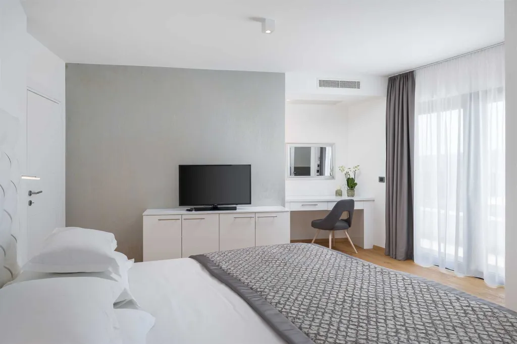 Modern Apartment with Pool in Seget Donji