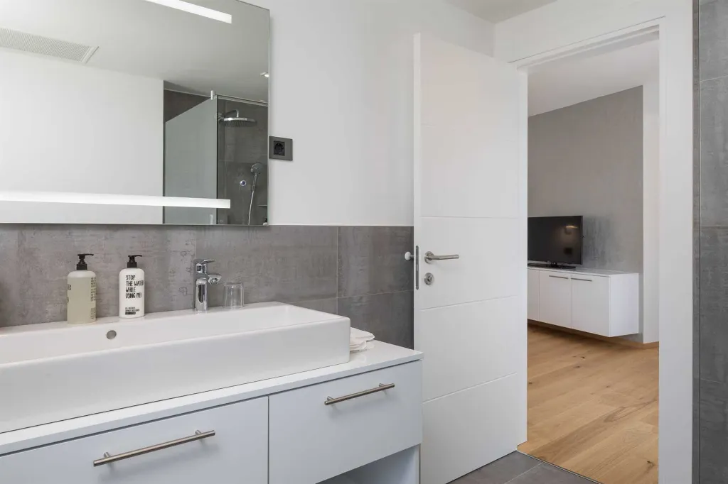 Modern Apartment with Pool in Seget Donji
