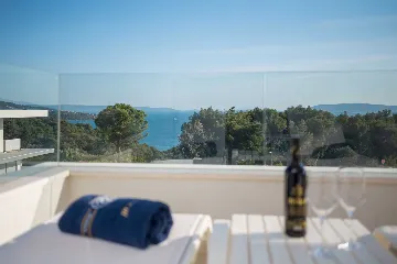 Modern Apartment with Pool in Seget Donji