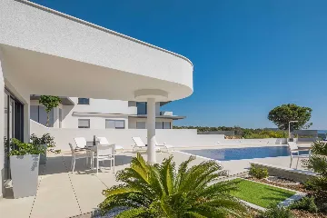 Modern Apartment with Pool in Seget Donji