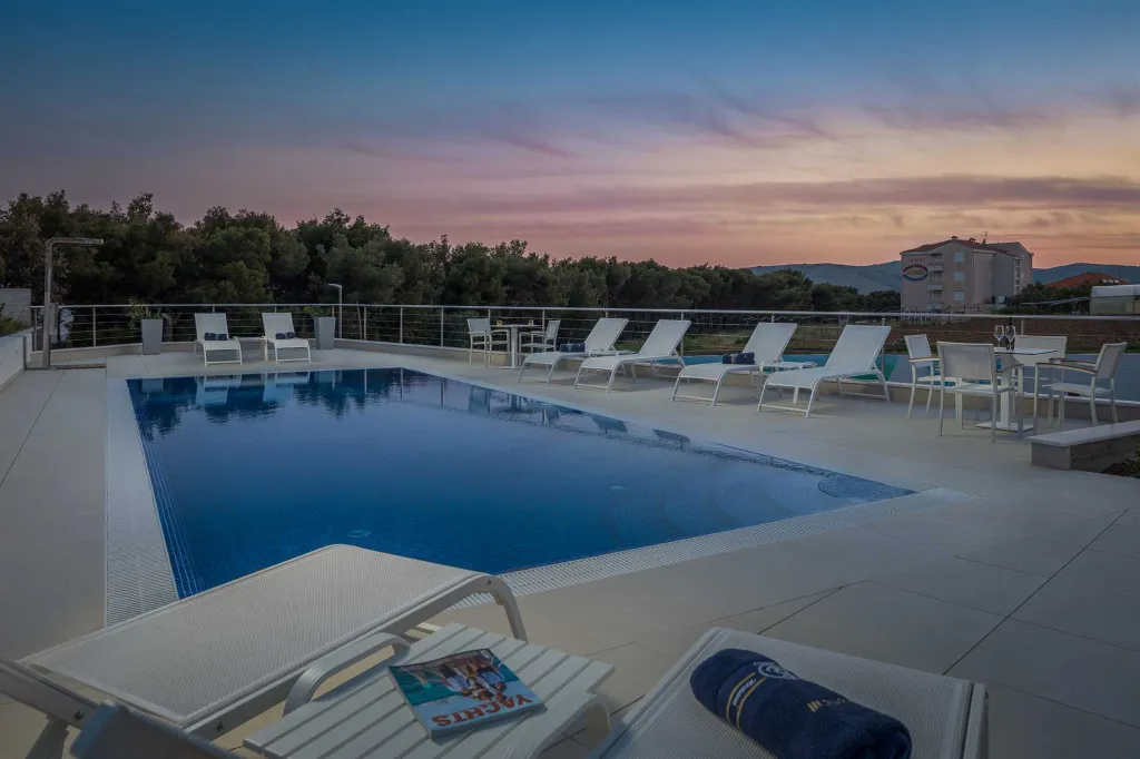 Modern Apartment with Pool in Seget Donji