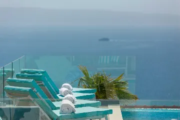 Modern Seaside Villa with Infinity Pool in Okrug Gornji