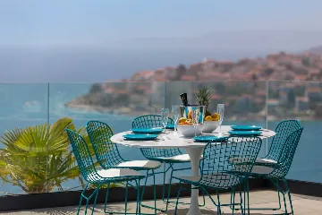 Modern Seaside Villa with Infinity Pool in Okrug Gornji