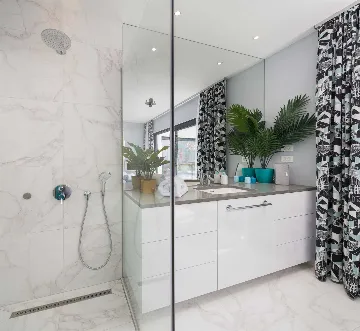 Modern Seaside Villa with Infinity Pool in Okrug Gornji