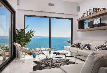 Modern Seaside Villa with Infinity Pool in Okrug Gornji