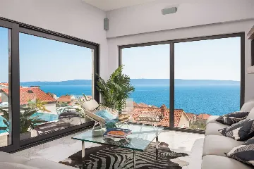 Modern Seaside Villa with Infinity Pool in Okrug Gornji