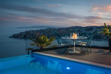 Modern Seaside Villa with Infinity Pool in Okrug Gornji