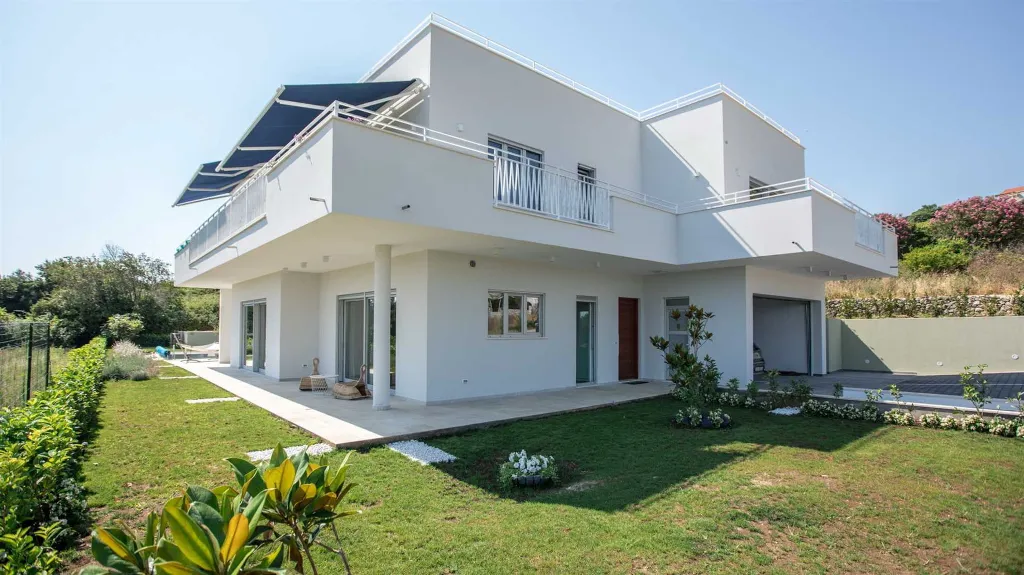 Spacious Villa Retreat with Pool in Orašac