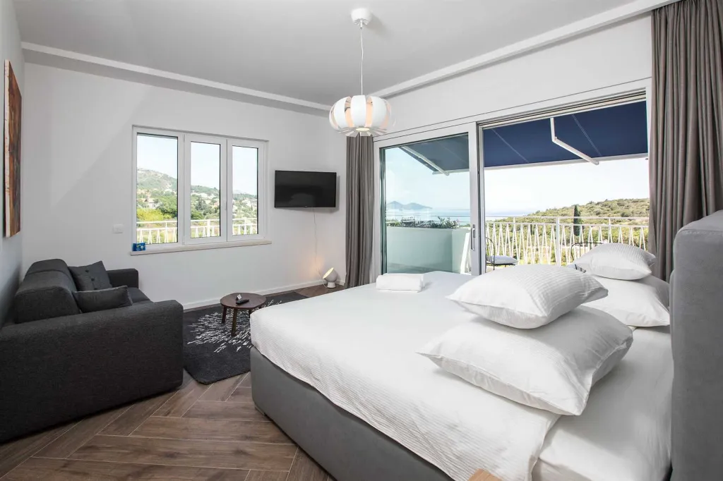 Spacious Villa Retreat with Pool in Orašac