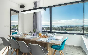 Modern Family Villa with Heated Pool in Solin