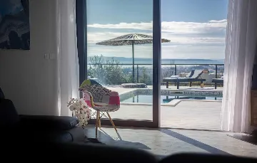 Modern Family Villa with Heated Pool in Solin