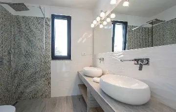 Modern Family Villa with Heated Pool in Solin