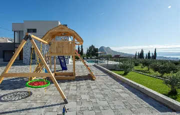 Modern Family Villa with Heated Pool in Solin