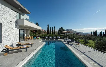 Modern Family Villa with Heated Pool in Solin