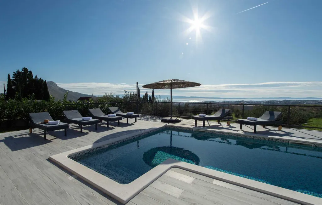 Modern Family Villa with Heated Pool in Solin