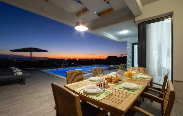 Modern Family Villa with Heated Pool in Solin