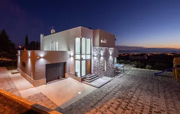 Modern Family Villa with Heated Pool in Solin