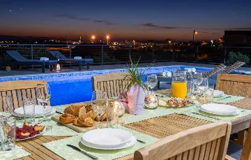 Modern Family Villa with Heated Pool in Solin