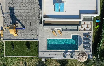 Modern Family Villa with Heated Pool in Solin