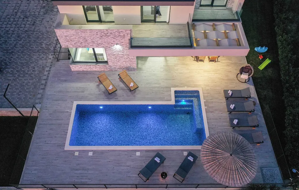 Modern Family Villa with Heated Pool in Solin
