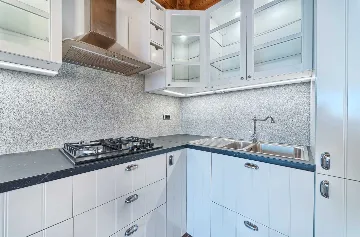 Modern Bungalow Escape with Pool, Murter