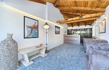 Modern Bungalow Escape with Pool, Murter