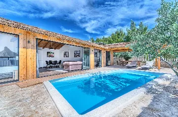 Seaside Villa with Private Pool in Murter