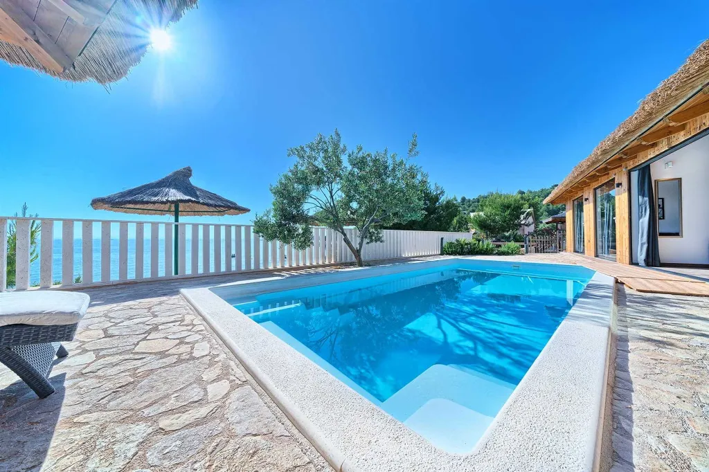 Seaside Villa with Private Pool in Murter