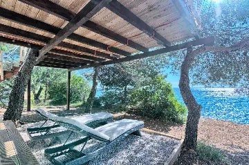 Seaside Treehouse Bungalow Escape Murter