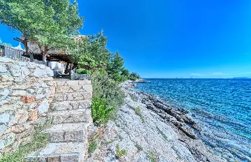 Seaside Treehouse Bungalow Escape Murter