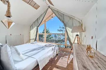 Seaside Treehouse Bungalow Escape Murter