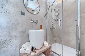 Seaside Treehouse Bungalow Escape Murter