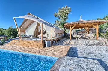 Private Pool Bungalow for Two in Murter