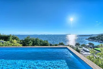 Private Pool Bungalow for Two in Murter