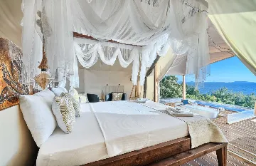 Private Pool Bungalow for Two in Murter