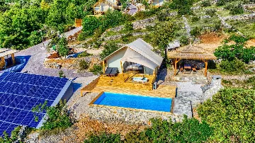 Private Pool Bungalow for Two in Murter