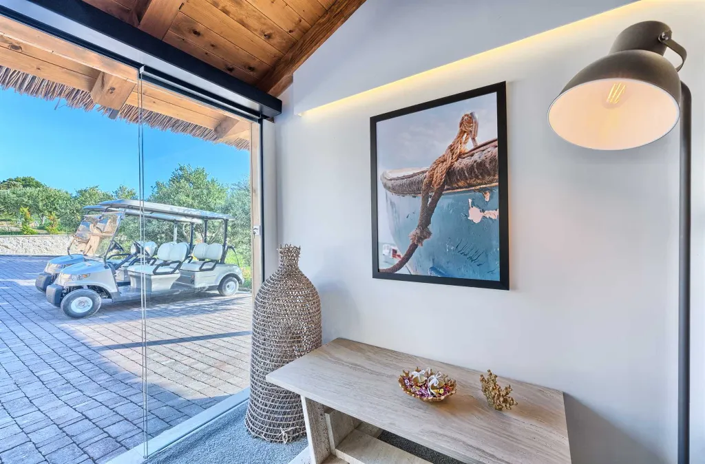 Beachfront Bungalow with Pool, Murter