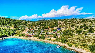 Beachfront Bungalow with Pool, Murter