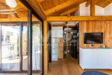 Beachfront Bungalow with Pool, Murter