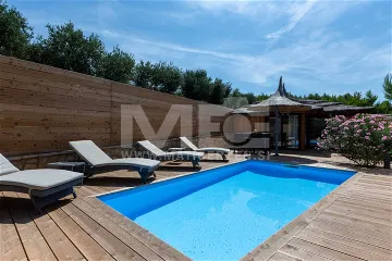 Beachfront Bungalow with Pool, Murter