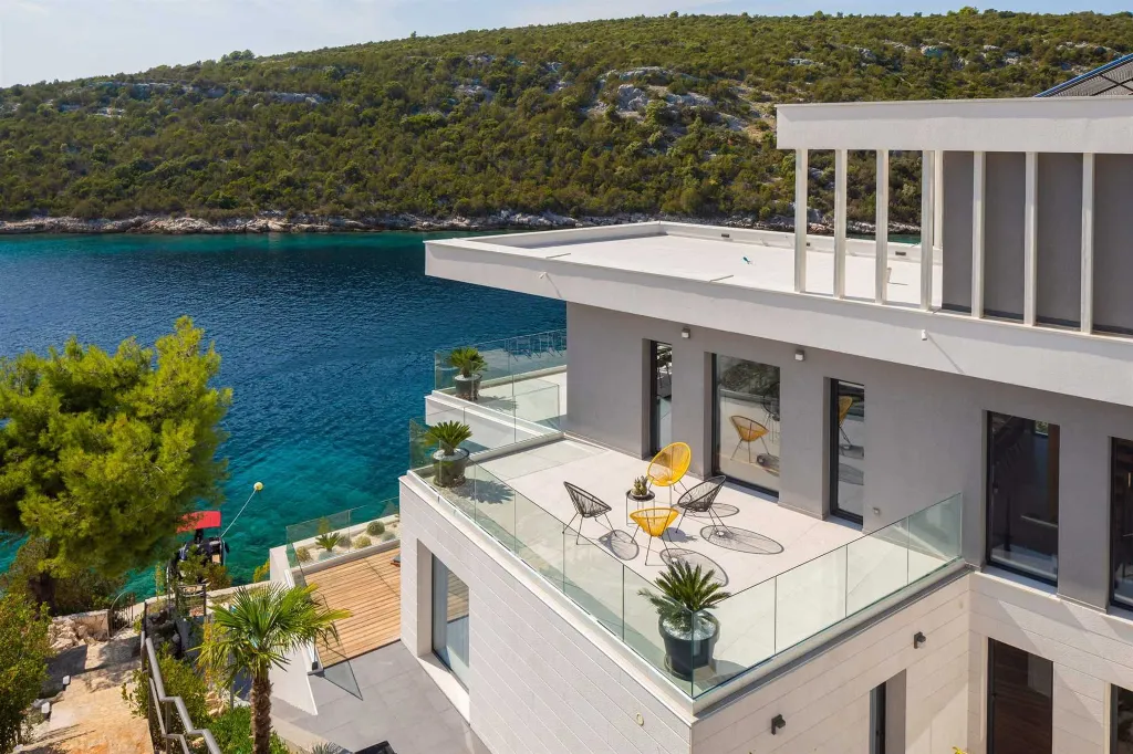 Contemporary Beachfront Villa with Pool, Marina