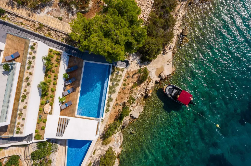 Contemporary Beachfront Villa with Pool, Marina